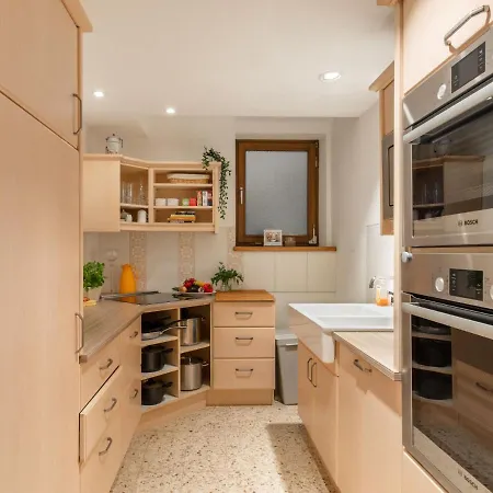 Apartmenthaus Dreier-4 *